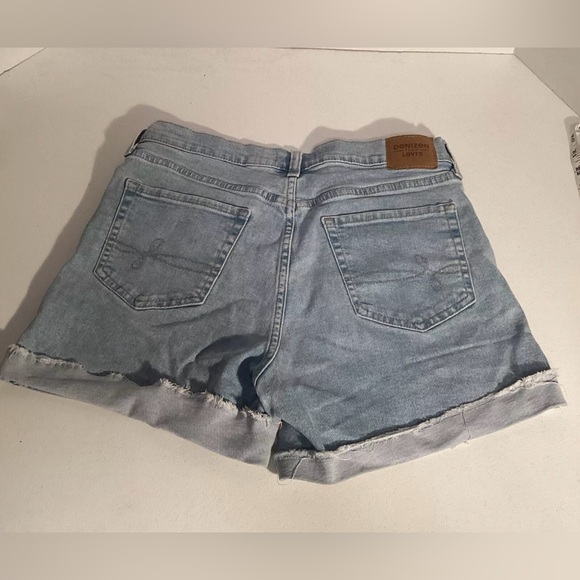 DENIZEN From Levis Women’s Size 11 * Vintage High Rise Cuffed Denim Jean Shorts - Picture 2 of 7
